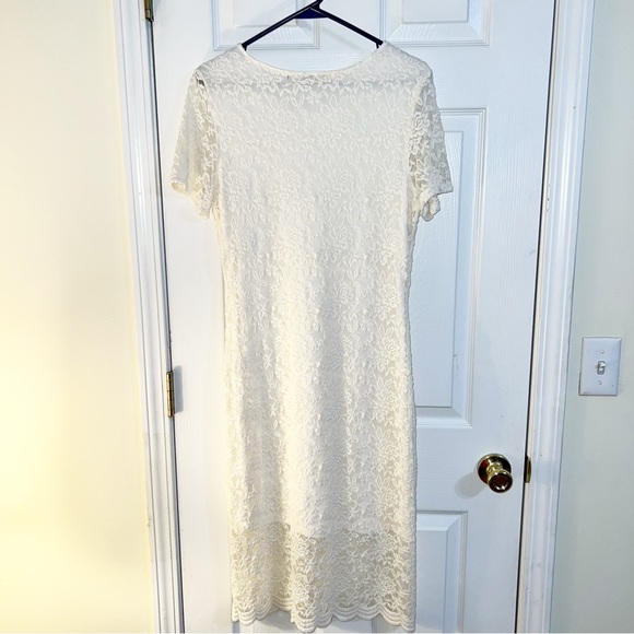 XL White Lace Overlay Dress - Picture 2 of 4